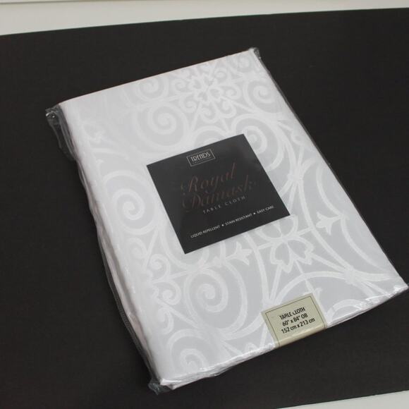 Trends Collection Royal Damask Tablecloth Oblong White Shimmer 60 in X 84 in - Picture 11 of 11